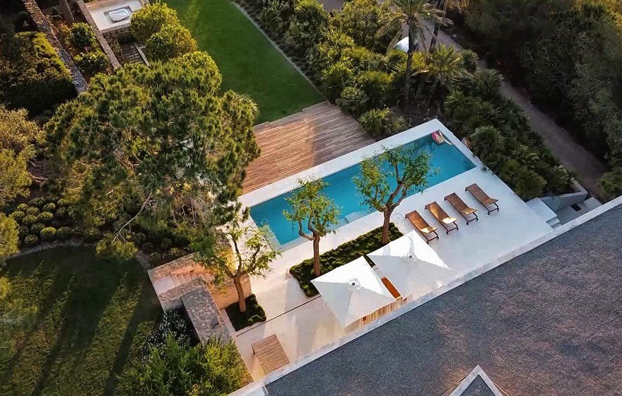 Ibiza Outdoor Lighting — producción aérea de villa